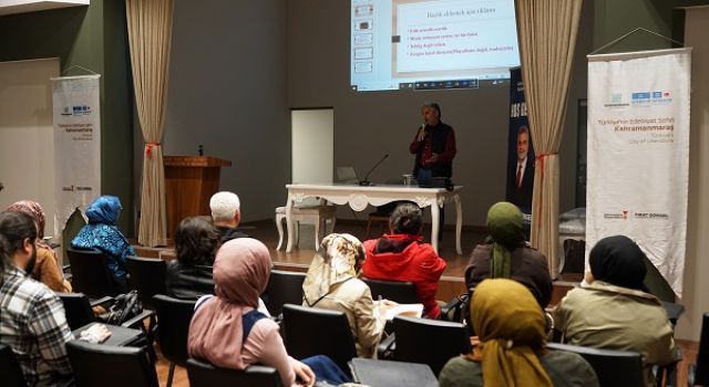 Yazarlık Akademisinde Edebiyatın Duygusal Derinliği Konuşuldu