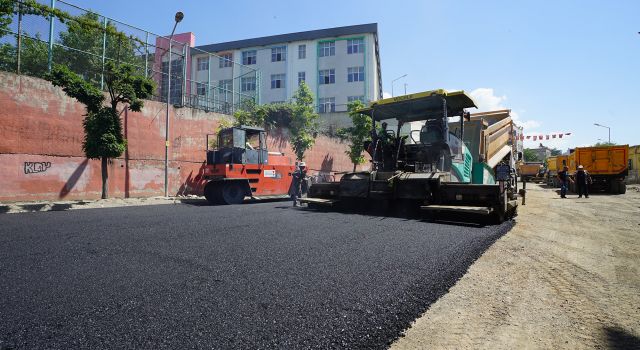 Büyükşehir, Dulkadiroğlu Gazneliler Caddesi’nde Asfalt Mesaisine Başladı