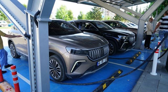 Büyükşehir’in Elektrikli Araç Şarj Altyapısına Trugo’dan Büyük Övgü