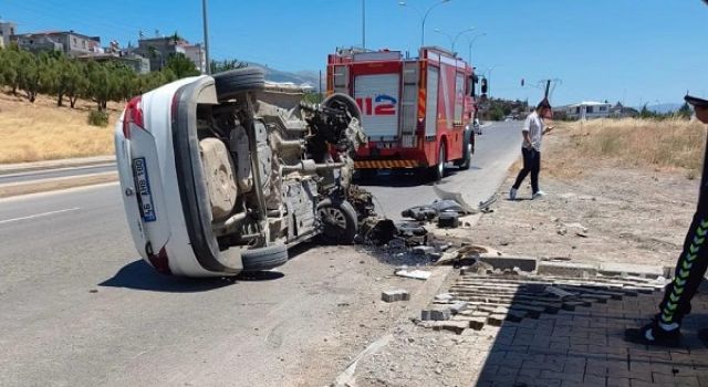 Kahramanmaraş’ta otomobil devrildi: Sürücü yaralandı