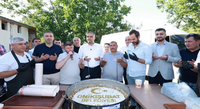 Başkan Toptaş, Dönüklü Mahallesi sakinleriyle aşure sofrasında buluştu