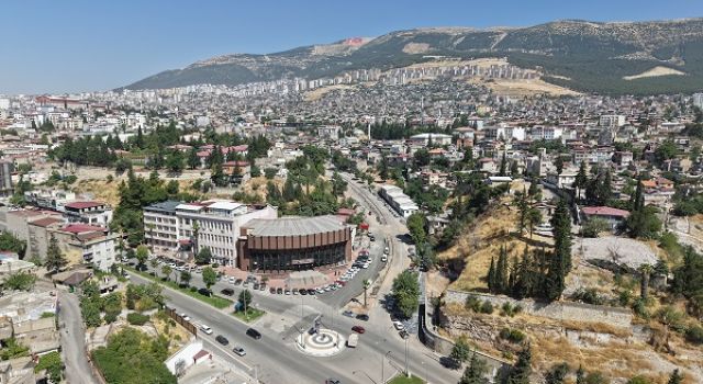 Nursultan Nazarbayev Bulvarı’nda Dönüşüm Yürüyüş Yolu İmalatıyla Sürüyor