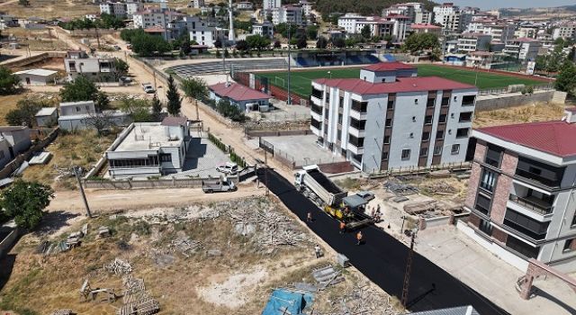 Pazarcık’ta Asfalt Mesaini Ahmet Bozdağ Mahallesi’nde Sürüyor