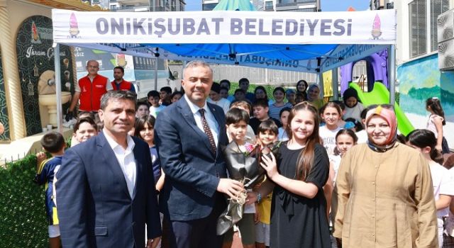 Başkan Toptaş, minik öğrencilerin davetine kayıtsız kalmadı