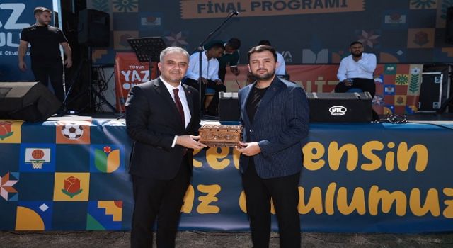 Celal Karatüre’nin sahne aldığı TÜGVA Yaz Okulları, kapanış programı ile sona erdi