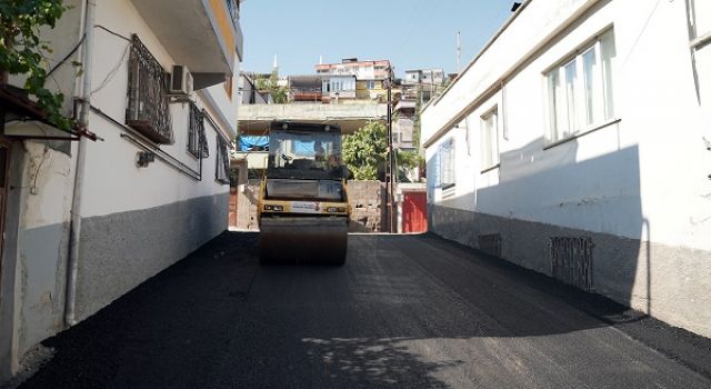 Dulkadiroğlu Aslanbey’de Sıcak Asfalt Çalışmalarında Son Dokunuşlar