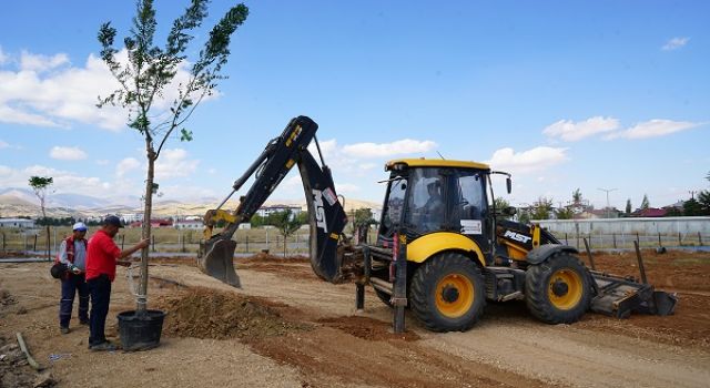Büyükşehir, Afşin Millet Bahçesi’ndeki Dönüşümü Tamamlıyor