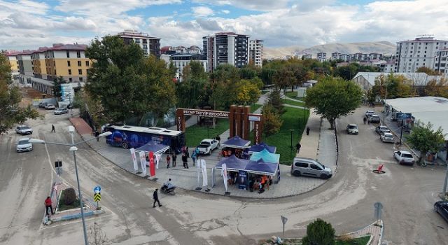 Büyükşehir’in Bilim Otobüsü Gençleri Uygulamalı Etkinliklerle Buluşturdu