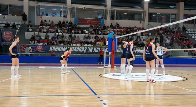 Büyükşehir’in Sultanları Taraftarı Önünde Kazandı