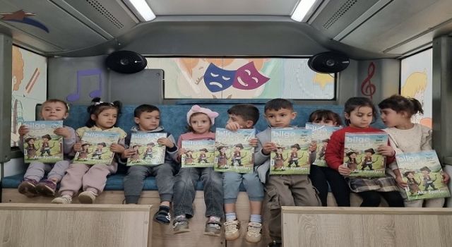 UNESCO Edebiyat Şehri’nde Kitap Sevgisi Mobil Kütüphaneyle Büyüyor
