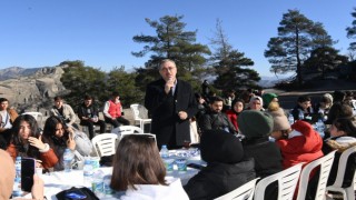 Başkan Güngör, Ali Kayası’nda Gençlerle Bir Araya Geldi