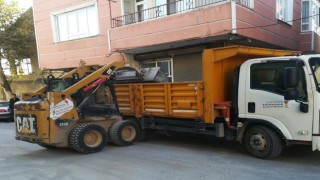 Büyükşehir, İnşaat Atıklarının Temizliğini Hummalı Bir Şekilde Sürdürüyor