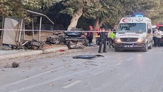 Otomobil paramparça oldu: 1 ölü 