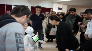 "RoboCoop" Projesinin Tanıtımı ile Sosyal İnsansı Robotlar ve Eğitimi Çalıştayı Gerçekleştirildi