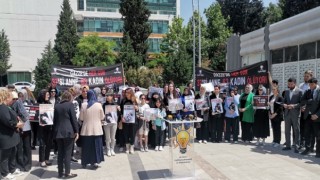 AK Parti Kadın Kolları Teşkilatı Gazze'deki Anneler İçin Meydanda Toplandı 