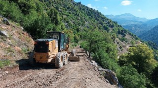 Büyükşehir, Andırın Kırsalında 21 Mahallenin Yolunu İyileştiriyor