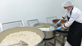Evlerinde Yalnız Yaşayan Yaşlıların Yemekleri Büyükşehir’den