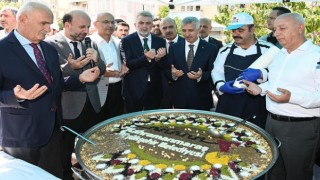 Büyükşehir’den 7 Bin Kişiye Aşure İkramı