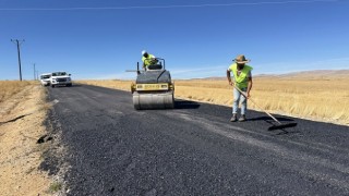 Büyükşehir, Elbistan’da 28 Kilometrelik Grup Yolunun Ulaşımını İyileştiriyor