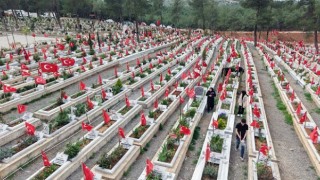 Kapıçam Mezarlığı Bayrama Hazır