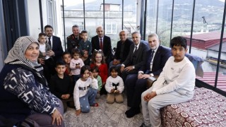 Vali Mükerrem Ünlüer Şehit Ailesini Ziyaret Etti