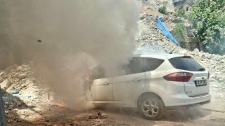 Kahramanmaraş’ta otomobil yangını 
