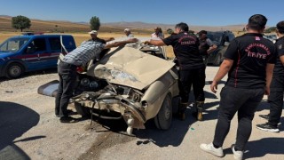 Kahramanmaraş’ta kamyonet ile otomobil çarpıştı: 2 yaralı 