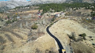 DULKADİROĞLU BELEDİYESİ KABASAKAL’DA SATHİ KAPLAMA ÇALIŞMALARINA HIZ VERDİ