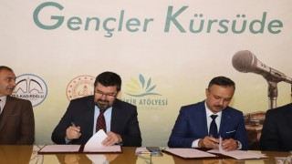 KAHRAMANMARAŞ'TA "GENÇLER KÜRSÜDE" PROJESİ TANITILDI: YENİ DÖNEM İÇİN PROTOKOL İMZALANDI