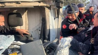 Yakıt tankeri ile kamyonet çarpıştı: 1’i ağır 2 yaralı 