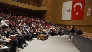 Onikişubat Belediyesi’nin YKS ve KPSS Kazandıran Taktikler Kampı yoğun katılımla başladı