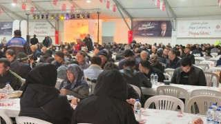 Ramazan’ın İlk Gününde Büyükşehir’in İftar Çadırlarında Dayanışma ve Neşe Bir Arada