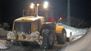 Büyükşehir, Göksun Kırsalında Kar Mesaisini Sürdürüyor