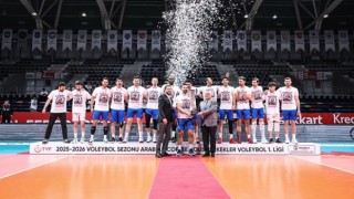 Edeler, artık Efeler Ligi’nde! Şampiyon Onikişubat Belediye Spor kupasına kavuştu