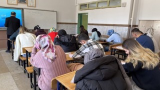 Gençler Gerçek Sınav Atmosferini Yaşadı; Büyükşehir’in Deneme Sınavına Yoğun İlgi