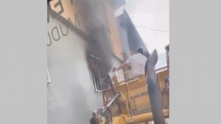 Onikişubat Belediyesi personelinden ev yangınına örnek müdahale