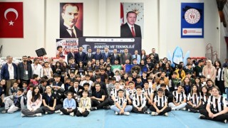 KSÜ Rektörü Okumuş, Robotik Festivalinde Dereceye Giren Öğrencilere Plaket Takdim Etti