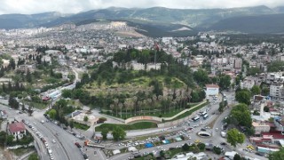 Tarihi Kalede Depremin İzleri Hızla Siliniyor