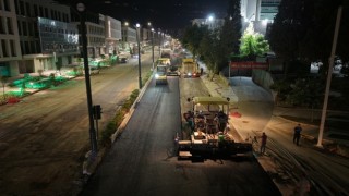 Büyükşehir’den Azerbaycan Bulvarı’nda Gece Asfalt Mesaisi