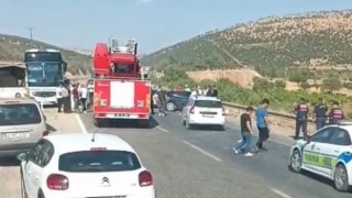 Kahramanmaraş’ta yolcu otobüsü ile otomobil çarpıştı: 2’si ağır 4 yaralı