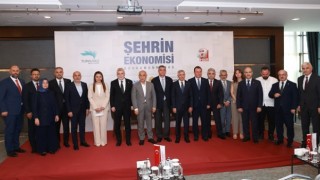 Başkan Toptaş, Şehrin Ekonomisi Zirvesi’nde Onikişubat’ın kalkınma vizyonunu anlattı