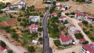 Büyükşehir, Nurhak’ta Eskiköy – Hüyük Grup Yolunu Sıcak Asfaltla Yeniliyor