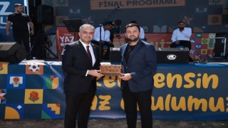 Celal Karatüre’nin sahne aldığı TÜGVA Yaz Okulları, kapanış programı ile sona erdi