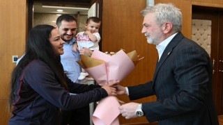 Başkan Görgel, Kahramanmaraşlı Milli Şampiyon Atıcı Safiye Temizdemir’i Ağırladı