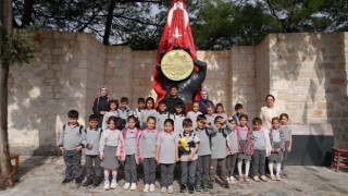 Büyükşehir, Edebiyat Şehri’nde Çocukların Dünyasını Kitaplarla Renklendiriyor