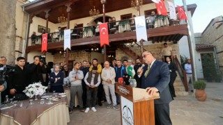 DULKADİROĞLU’NDA KÜLTÜR VE SANATA YENİ BİR SOLUK: AVLU1890 GÖRKEMLİ TÖRENLE AÇILDI