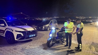 Jandarmadan Motosiklet Sürücülerine Reflektif Yelek Desteği